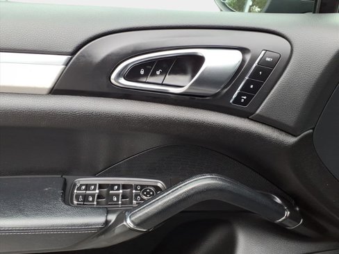 Used 2013 Porsche Cayenne GTS image 20