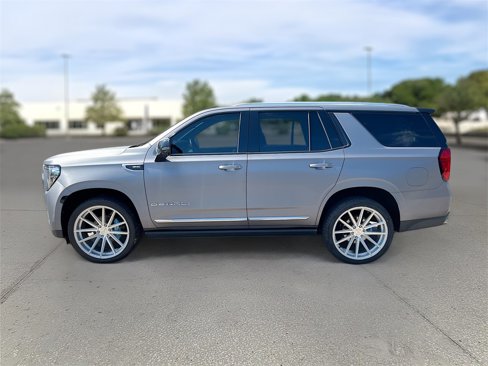 Used 2021 GMC Yukon Denali w/ Denali Premium Package image 4