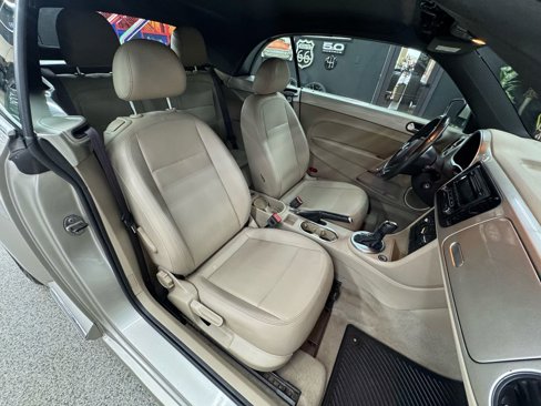 Used 2013 Volkswagen Beetle 2.5 image 21