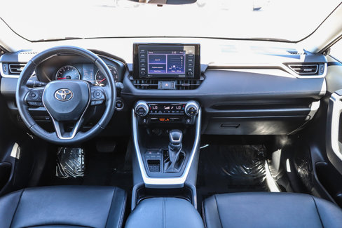 Used 2021 Toyota RAV4 XLE Premium image 13