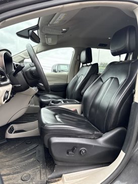 Used 2021 Chrysler Voyager Lxi image 9