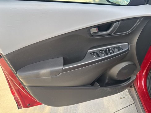 Used 2019 Hyundai Kona SE image 11