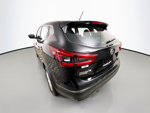 Used 2020 Nissan Rogue Sport S image 8
