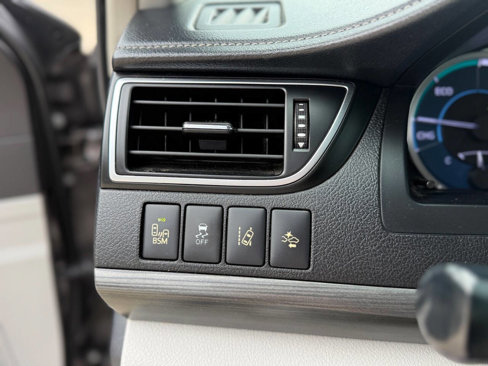 Used 2015 Toyota Camry XLE w/ Moonroof Package image 17