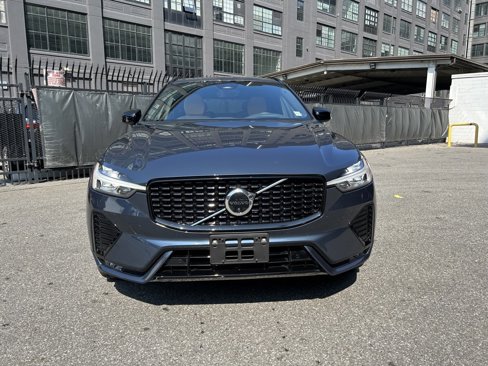 Certified 2023 Volvo XC60 B6 Ultimate w/ Protection Package Premier image 1