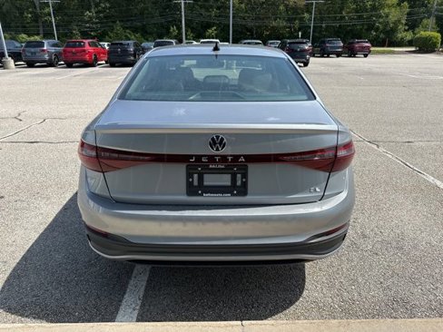 New 2025 Volkswagen Jetta SE image 6