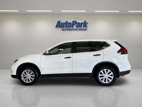 Used 2017 Nissan Rogue S image 4