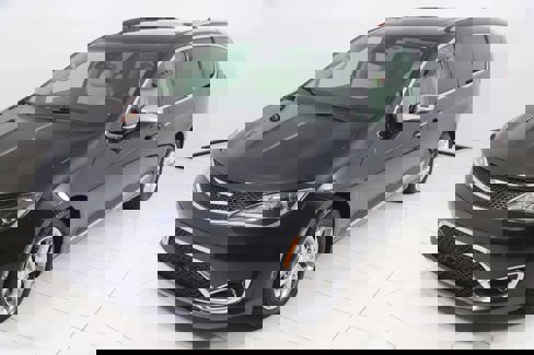 Used 2017 Chrysler Pacifica Limited w/ Advanced Safetytec Group image 26