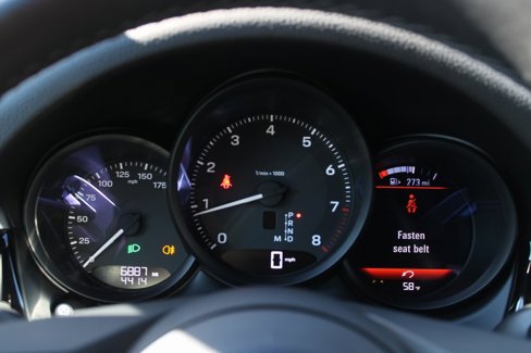 Certified 2024 Porsche Macan image 13
