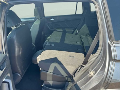 Certified 2022 Volkswagen Tiguan SE R-Line image 34