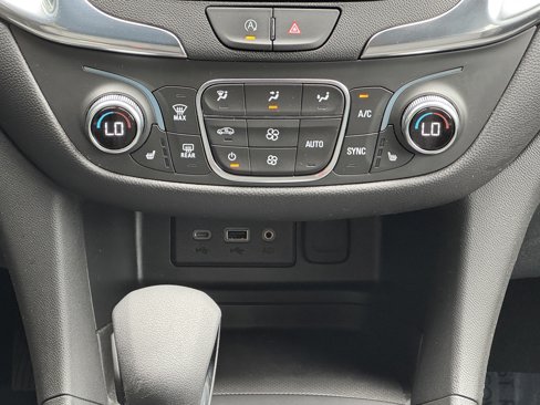 Used 2023 Chevrolet Equinox LT image 24