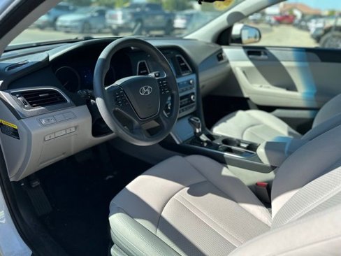 Used 2017 Hyundai Sonata SE image 8