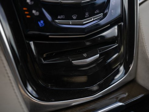 Used 2020 Cadillac Escalade Luxury image 41