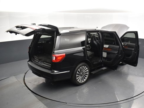 Used 2020 Lincoln Navigator Reserve w/ Luxury Package image 38
