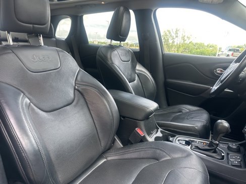 Used 2020 Jeep Cherokee Limited image 18