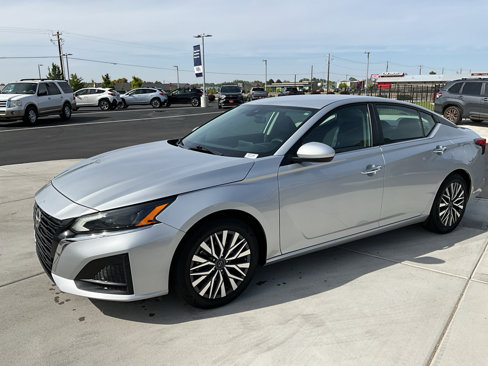 Used 2023 Nissan Altima 2.5 SV image 7
