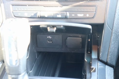 Used 2017 Ford Explorer XLT image 22