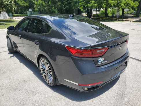Used 2017 Kia Cadenza Limited image 4