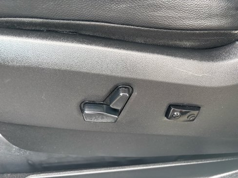 Used 2019 Dodge Grand Caravan SXT image 12
