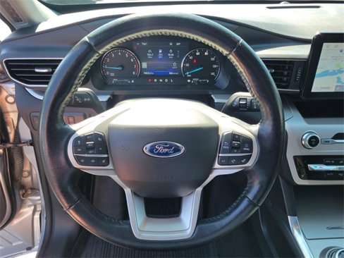 Used 2022 Ford Explorer XLT image 29