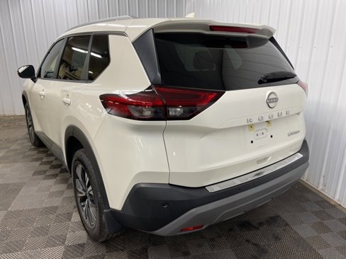 Used 2022 Nissan Rogue SV w/ SV Premium Package image 5