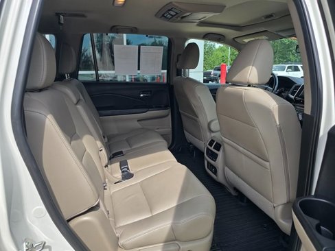 Used 2018 Honda Pilot Touring image 24