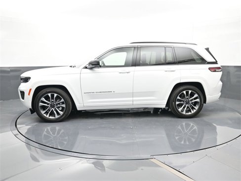 Used 2024 Jeep Grand Cherokee Overland w/ Trailer Tow Package image 2
