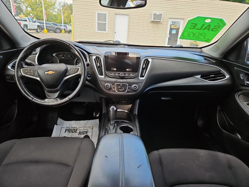 Used 2018 Chevrolet Malibu LT image 15