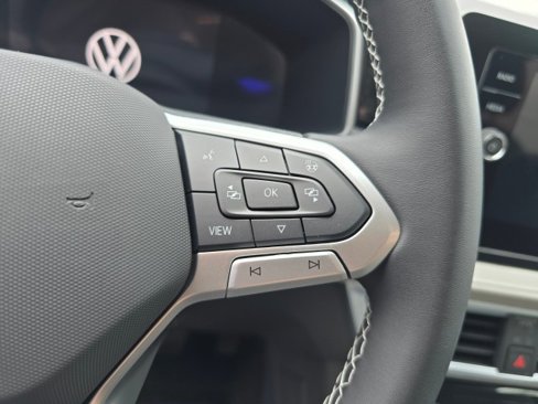 New 2025 Volkswagen Taos SE image 31