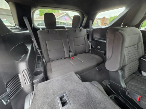 Used 2020 Ford Explorer XLT image 23