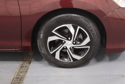 Used 2017 Honda Accord LX image 25