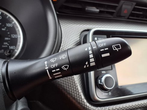 Used 2020 Nissan Kicks S image 18