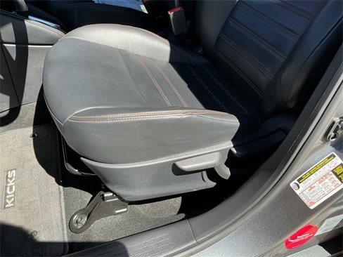Used 2020 Nissan Kicks SR w/ SR Premium Package image 25