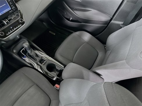 Used 2021 Toyota Corolla LE image 26