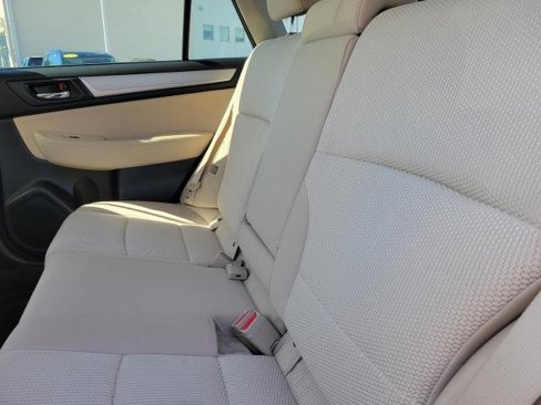 Used 2018 Subaru Outback 2.5i Premium image 10