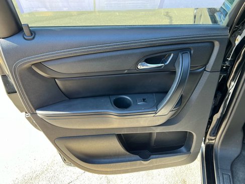 Used 2016 Chevrolet Traverse LT w/ LPO, 'HIT The Road' Package image 24