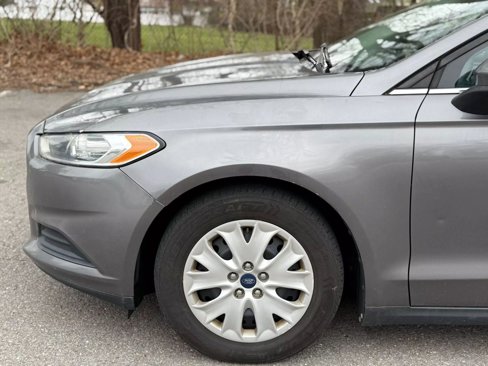 Used 2013 Ford Fusion S image 4