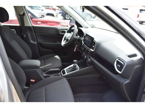 New 2025 Hyundai Venue SE image 11
