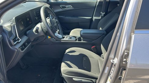 Used 2023 Kia Sportage LX image 19