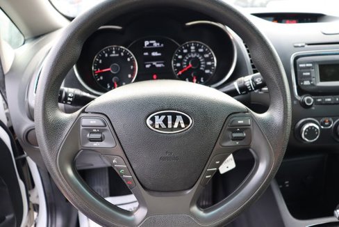 Used 2017 Kia Forte LX image 18