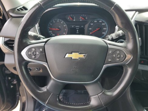 Used 2020 Chevrolet Traverse LT image 18