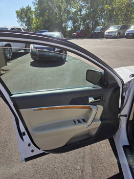 Used 2012 Lincoln MKZ image 8