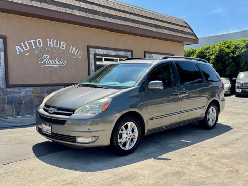 Used 2004 Toyota Sienna XLE image 1