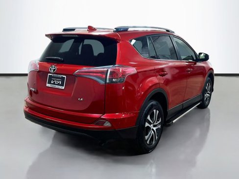 Used 2017 Toyota RAV4 LE image 7