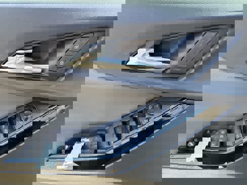 New 2026 Chevrolet Equinox LT w/ Convenience Package II image 16