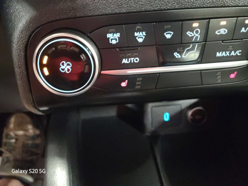 Used 2020 Ford Escape SE image 37