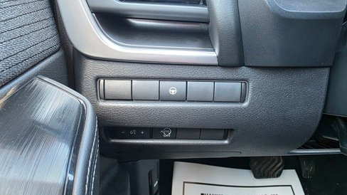Used 2023 Nissan Rogue SV image 30
