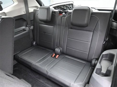 Used 2021 Volkswagen Tiguan SE image 28