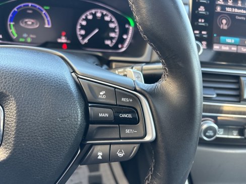 Used 2018 Honda Accord Touring image 15