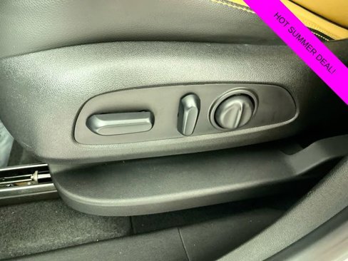 Used 2019 Chevrolet Equinox Premier image 21